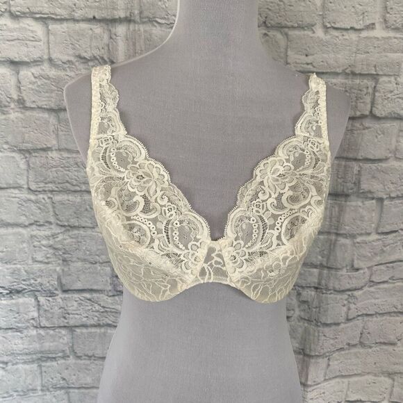 Olga women 38D lace bra w/3 hook back closure & adjustable straps cream color - Picture 1 of 8